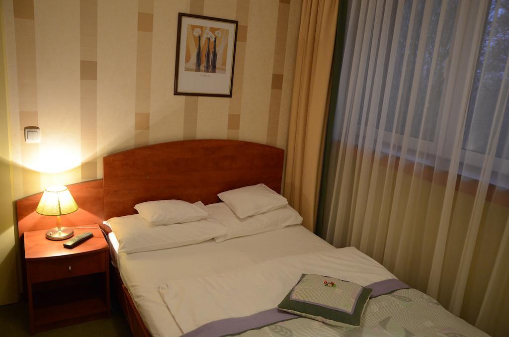 Agat Hotel Lódź Quarto foto